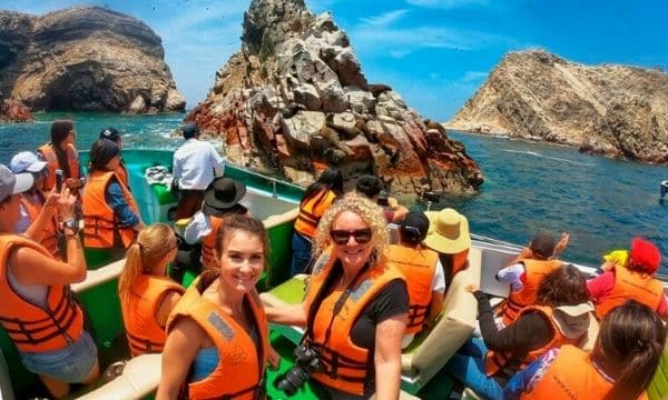 Things to do in Lima | All Inclusive | Multiday tours in Peru | Paracas | Islas Ballestas | Boat Trip | Solo Travelers | Best Prices | Peru Bucket List | Tour Agency